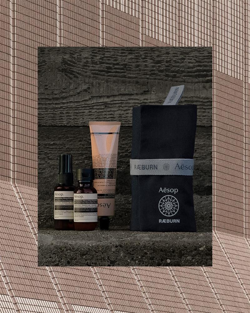 Aesop推出防疫乾洗手包!與RÆBURN聯名推出一包搞定的「探險家隨行組」收納袋 Aesop推出防疫乾洗手包!與RÆBURN聯名推出一包搞定的「探險家隨行組」收納袋