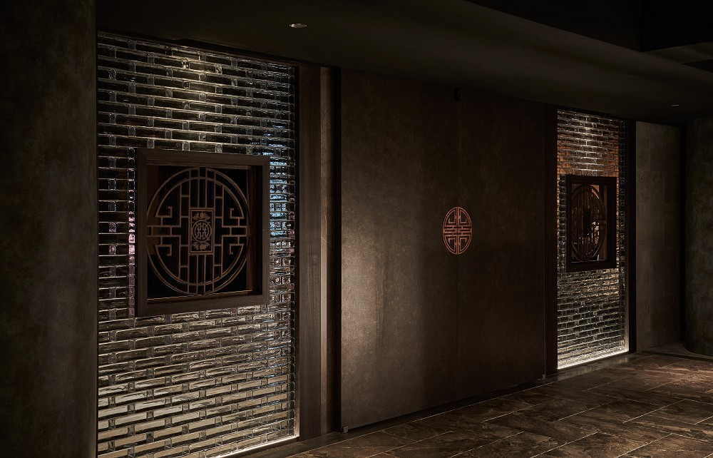 吉品初筵35. 玻璃磚牆 與 古宅門入口