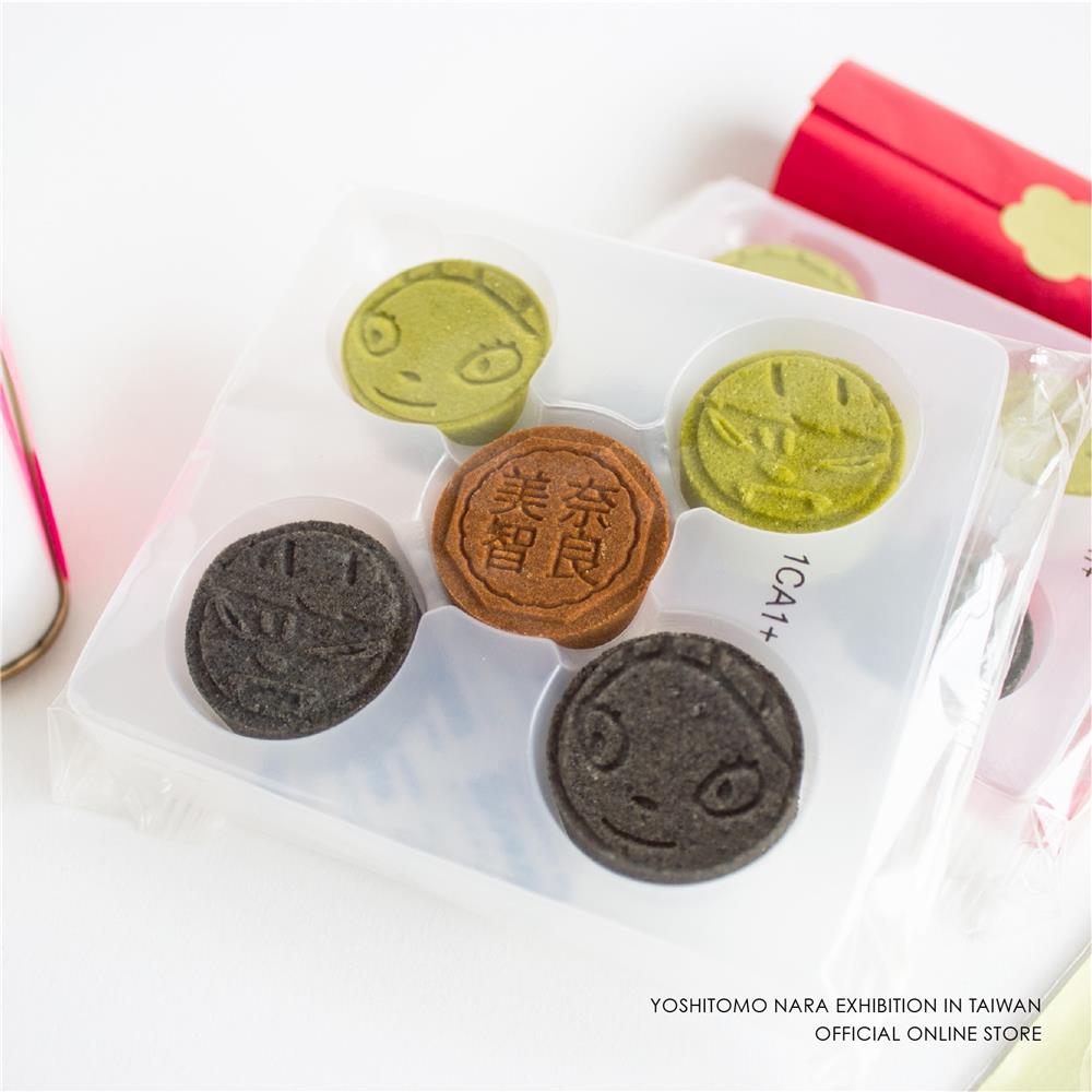 奈良糕_02_奈良美智特展周邊商品！台灣獨家「奈良糕」、鑰匙圈、明信片等台灣限定商品