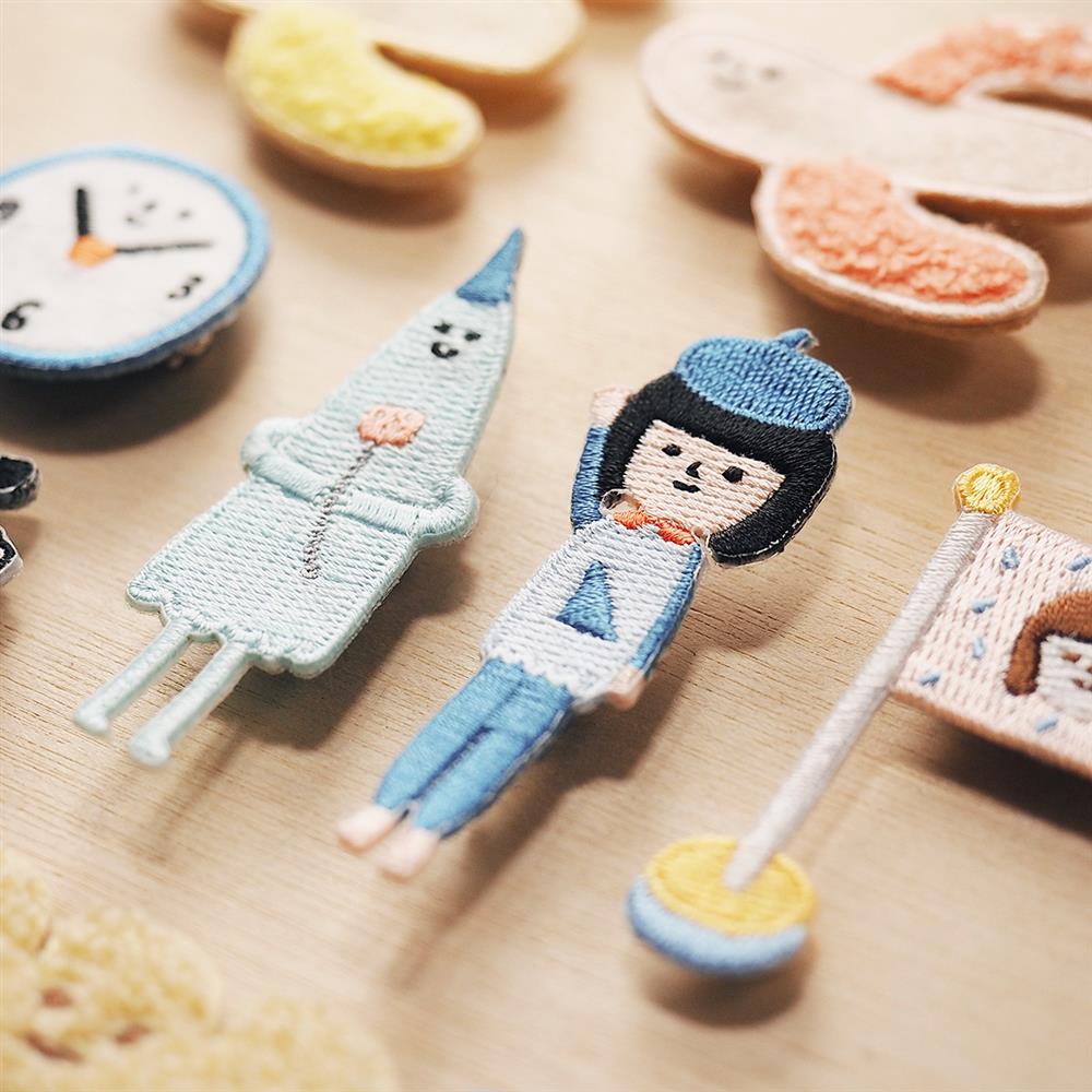 右手超人 全套刺繡別針NT$ 1,936（8折，原價NT$2,420）_1