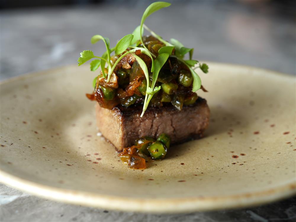 「胡同裏的蘭」大直全新開幕！以西餐細膩的料理技法對撞熱情直火燒肉