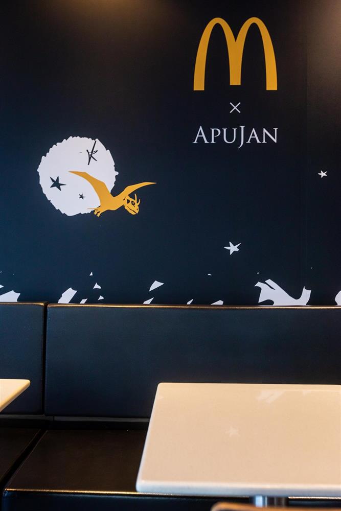 詹朴APUJAN X 麥當勞聯名系列 衍生出來的概念店於麥當勞林森二店 (11) 詹朴APUJAN X 麥當勞聯名系列 衍生出來的概念店於麥當勞林森二店 (11)