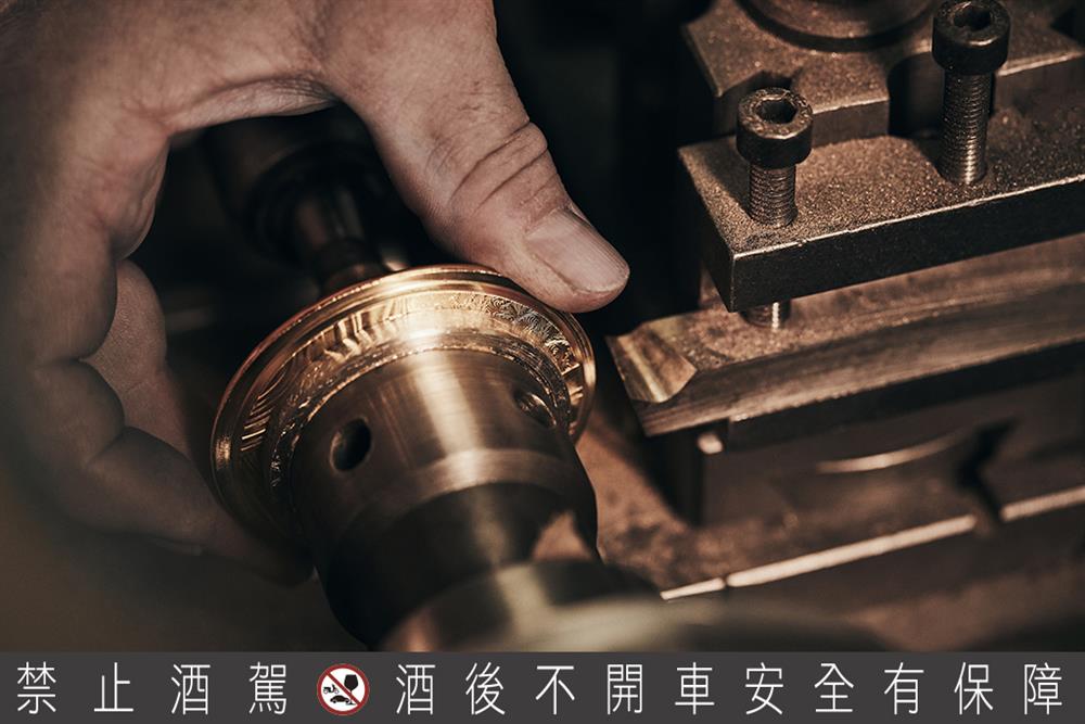 為美好時光典藏存憶-《時光典藏系列：向光之城致敬-1900》最後十三組配額即將抵台