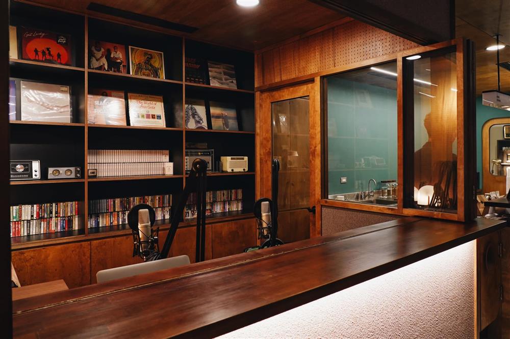 方序中「Sidoli Radio小島裡」聲音咖啡店！本事空間製作所操刀的多功能新場域