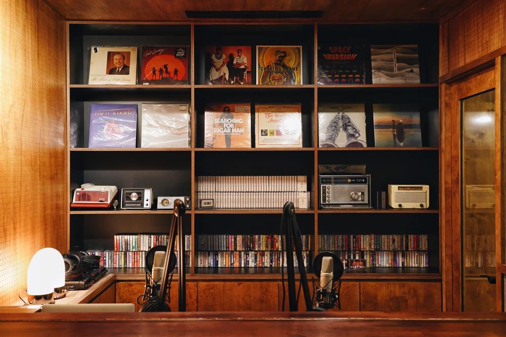 方序中「Sidoli Radio小島裡」聲音咖啡店！本事空間製作所操刀的多功能新場域