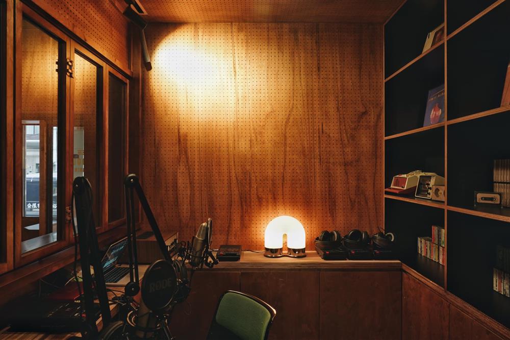 方序中「Sidoli Radio小島裡」聲音咖啡店！本事空間製作所操刀的多功能新場域