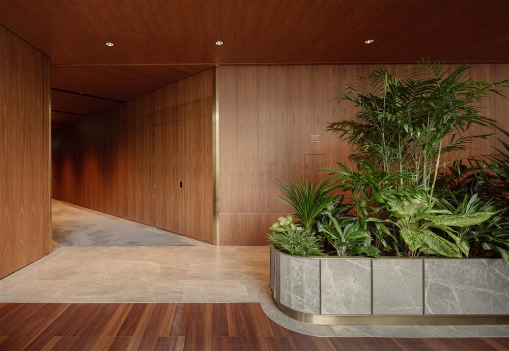 citi-bank-wealth-hub-singapore-banking-conservatory-ministry-of-design_dezeen_2364_col_23