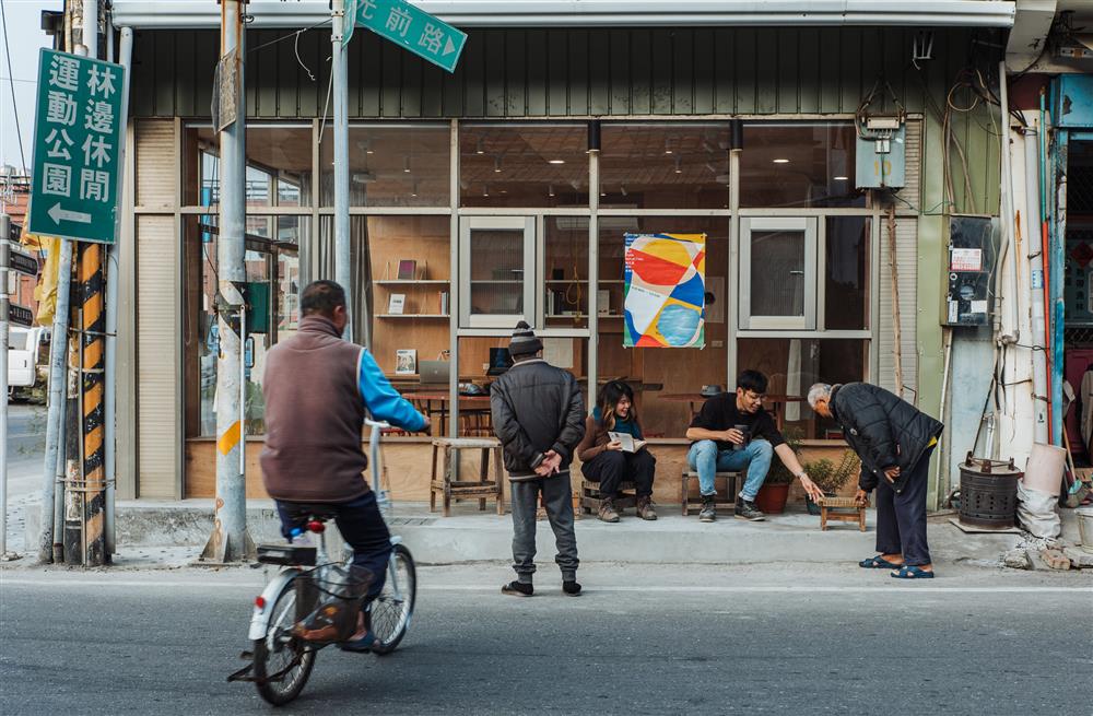 屏東拾五設計「大小港邊」！把私人辦公室變成里民中心_03