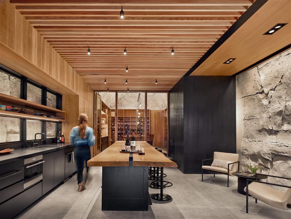 Clayton Korte操刀設計的洞穴酒窖_05