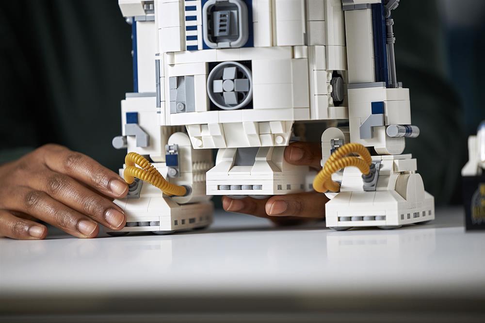 樂高LEGO全新升級《星際大戰》「R2-D2」模型！紀念盧卡斯影業50週年_06