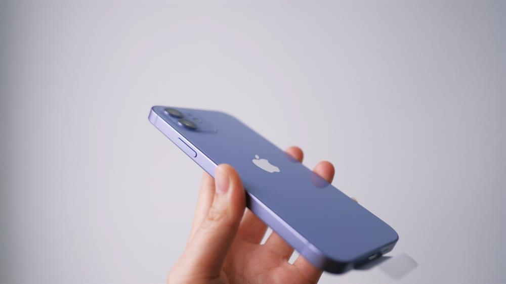 2021春季紫色iPhone 12和Apple Watch錶帶９