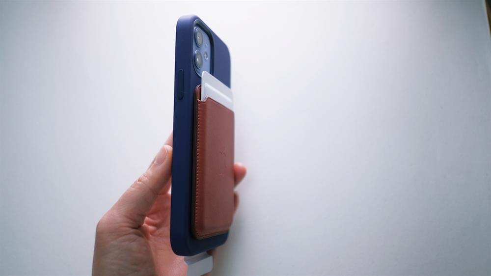 2021春季紫色iPhone 12和Apple Watch錶帶11