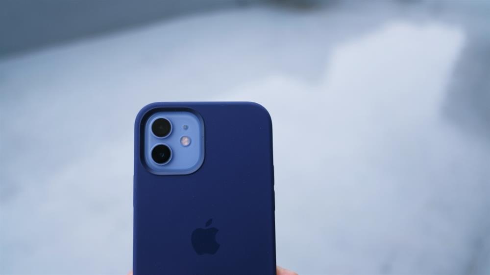 2021春季紫色iPhone 12和Apple Watch錶帶10