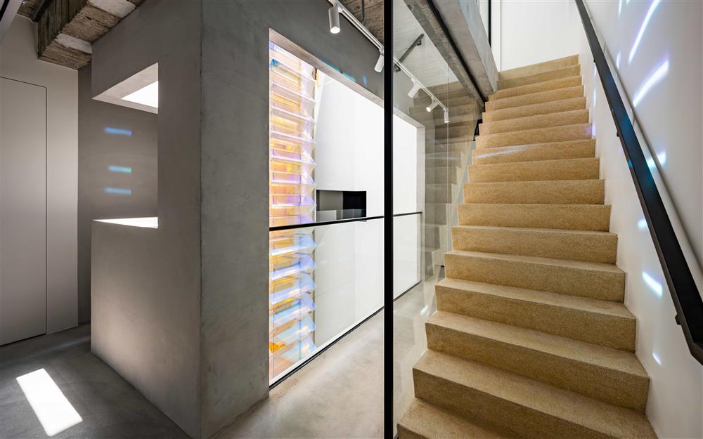 不甘墨守風格成規，走入LIGHTWELL新舊態勢的美好迷失