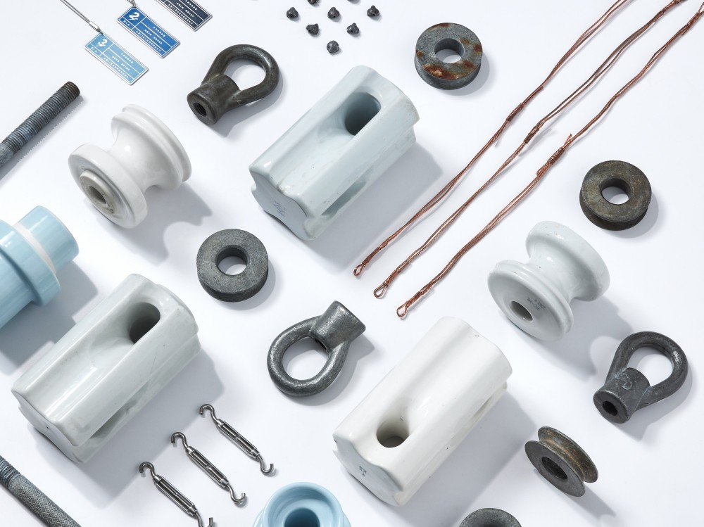 台電退役材料變身美感獎盃