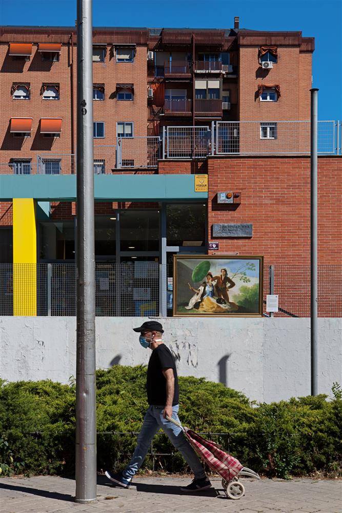 西班牙馬德里普拉多美術館將名作複製畫搬到戶外07