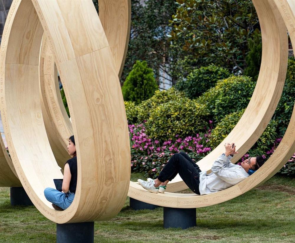 英國設計師paul cocksedge打造香港「Time Loop」裝置藝術04