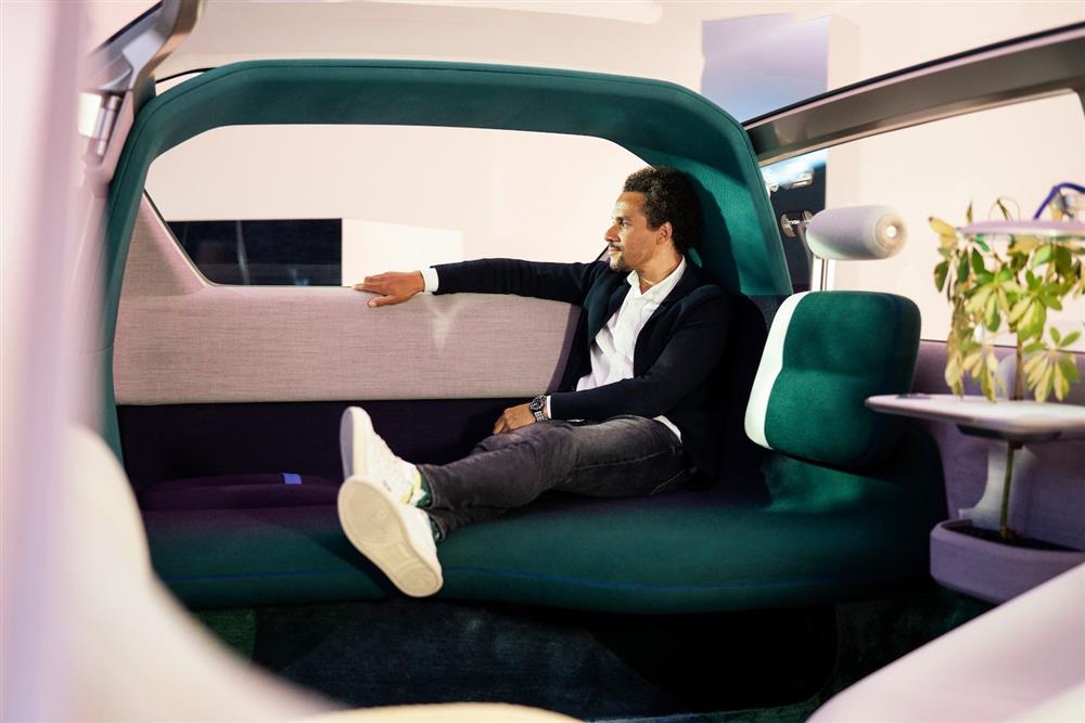 P90427124_lowRes_oliver-heilmer-head-