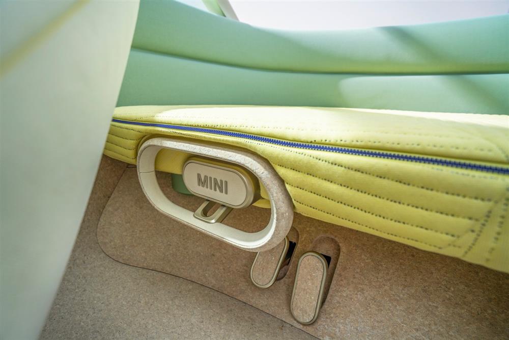 P90427136_lowRes_mini-vision-urbanaut