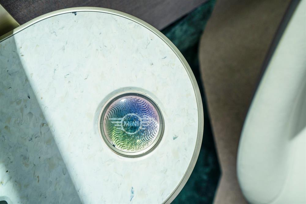 P90427140_lowRes_mini-vision-urbanaut