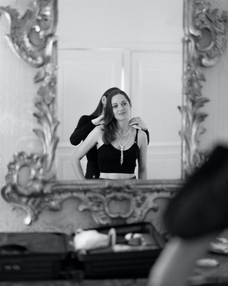 chanel_marion-cotillard_chanel_dinner_launch_high-jewelry-22collection-n522_4-HD