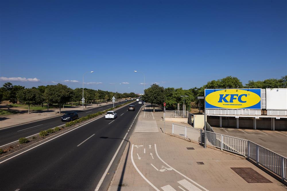 西班牙KFC致敬IKEA3