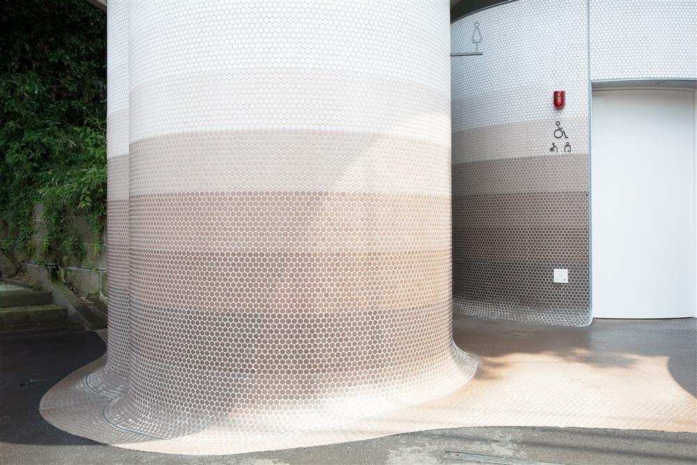 伊東豊雄操刀「Three Mushroom」公廁3