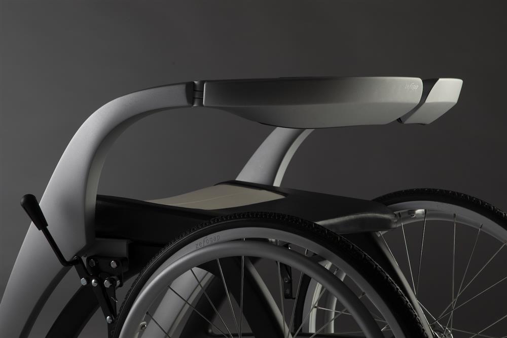 圖1、James Dyson設計大獎連續七年在台徵件，於今(26)日公布本年度台灣地區初賽成果，由實踐大學工業產品設計系學生李彥寬以新型態輪椅產品「zerogap」奪得冠軍。