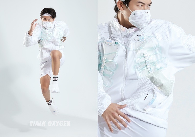 圖3、「WALK OXYGEN」將氧氣製造機設置於夾克中,即使在疫情期間必須戴著面罩運動,也能確保吸入充足的氧氣,維持運動成效與呼吸品質。 圖3、「WALK OXYGEN」將氧氣製造機設置於夾克中,即使在疫情期間必須戴著面罩運動,也能確保吸入充足的氧氣,維持運動成效與呼吸品質。