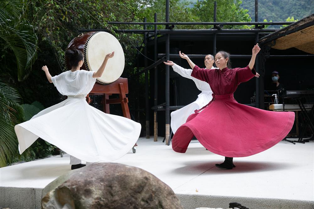 馥森 阪治每日下午進行的生活儀式蘇菲旋轉「夢之輪」。