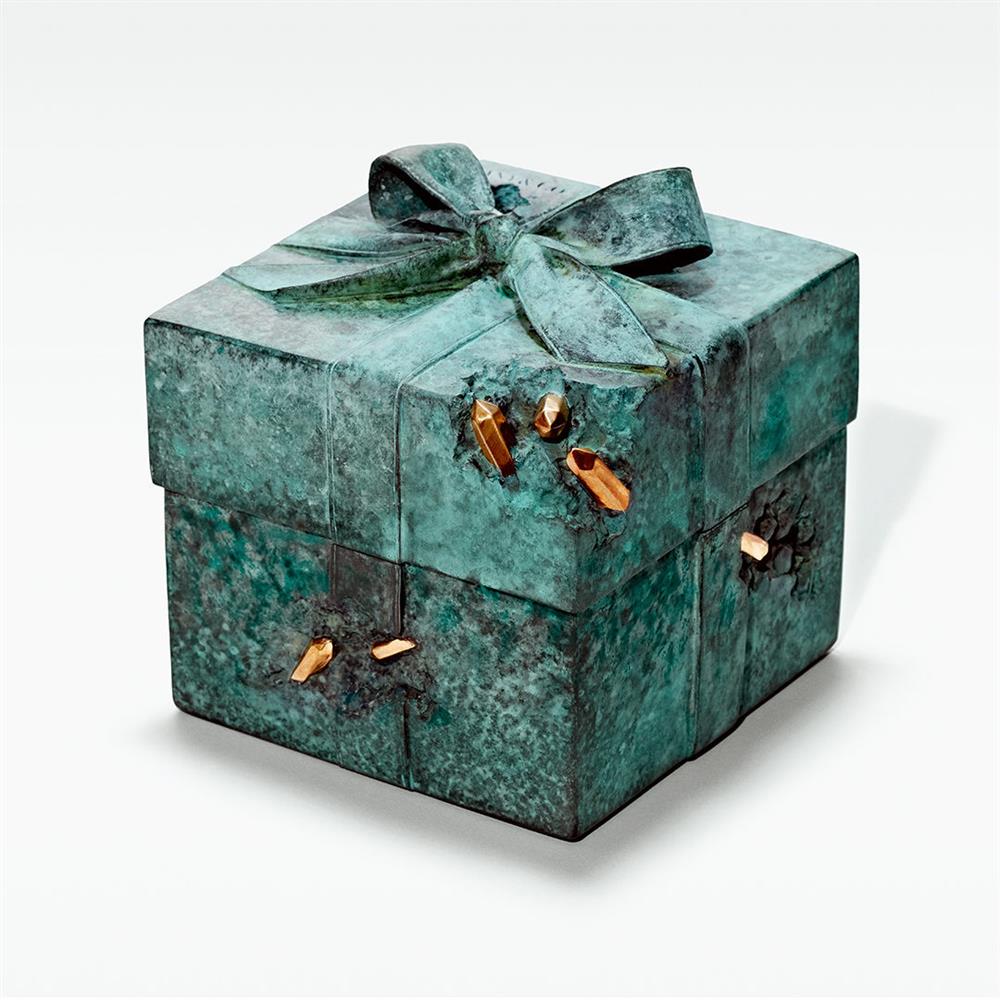 Tiffany攜手藝術家Daniel Arsham推限量雕塑!經典夢幻藍盒披上頹廢感新裝 Tiffany攜手藝術家Daniel Arsham推限量雕塑!經典夢幻藍盒披上頹廢感新裝