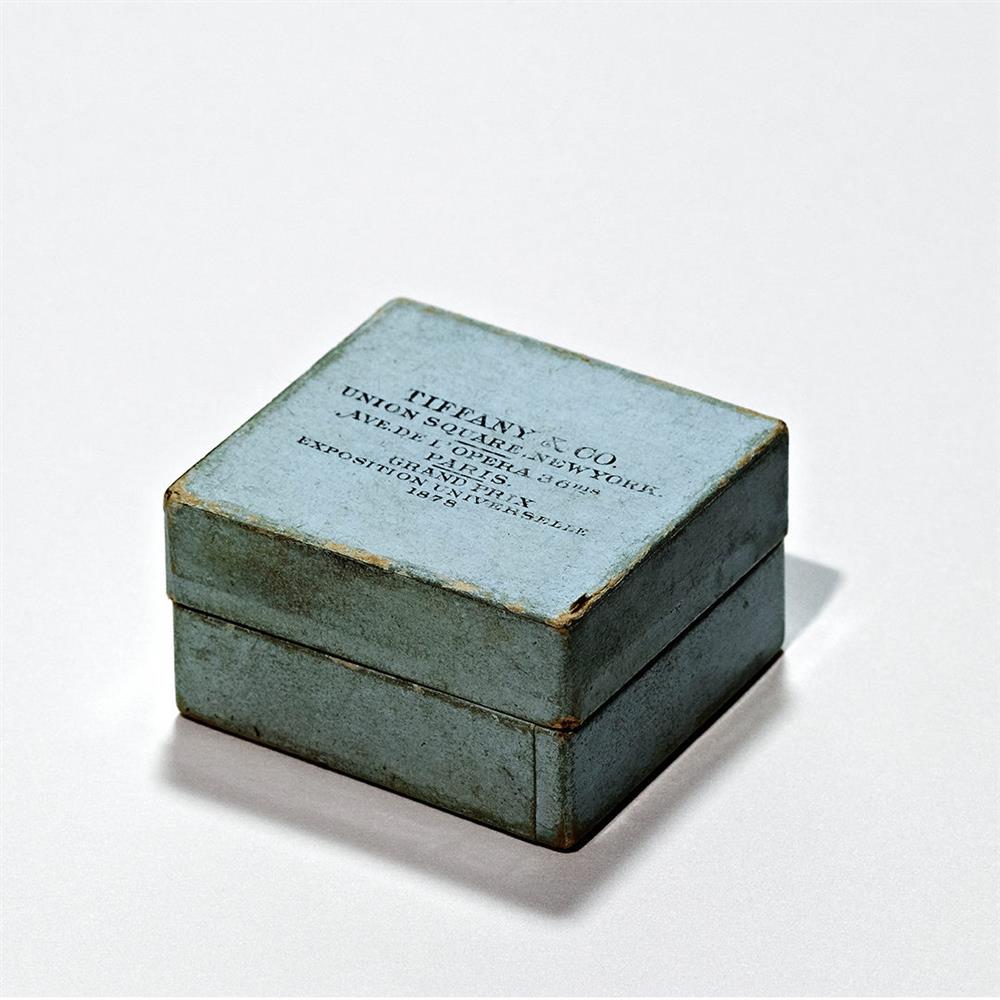 Tiffany攜手藝術家Daniel Arsham推限量雕塑!經典夢幻藍盒披上頹廢感新裝 Tiffany攜手藝術家Daniel Arsham推限量雕塑!經典夢幻藍盒披上頹廢感新裝