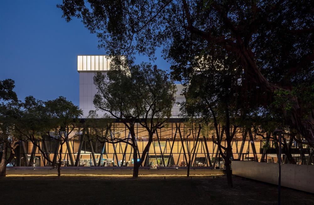 屏東縣立圖書館總館_1攝影趙宇晨