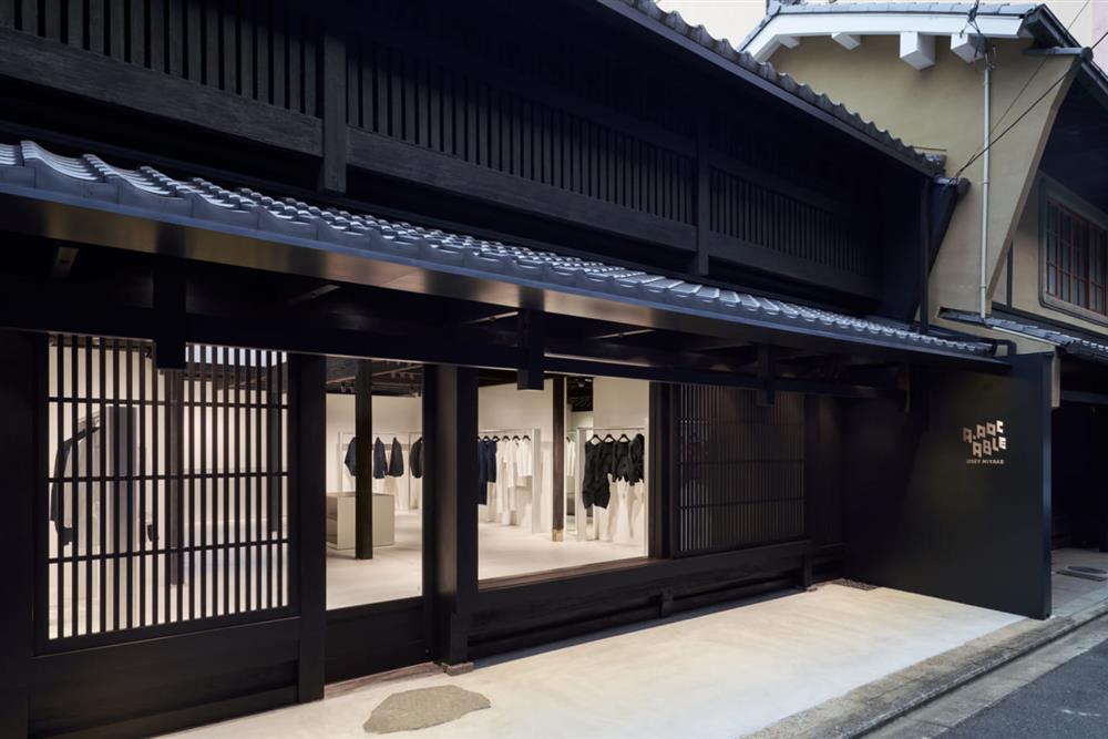 吉岡德仁操刀A-POC ABLE ISSEY MIYAKE京都店空間0 吉岡德仁操刀A-POC ABLE ISSEY MIYAKE京都店空間0