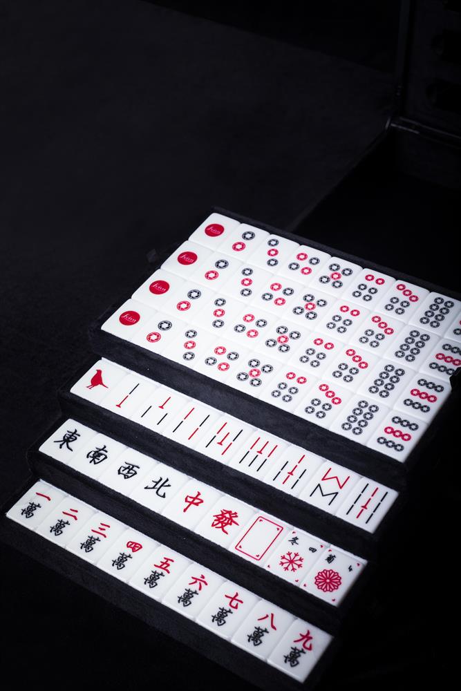 【新聞圖片4】將攝影元素融入“國粹” 徠卡2021金秋限定麻將禮盒