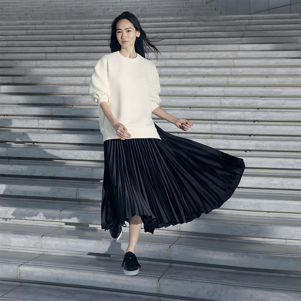 女裝 UNIQLO x Theory 特級彈性 DRY休閒上衣(長袖) _NT$990+女裝 UNIQLO x Theory 細褶一片裙_NT$1990_穿搭圖 女裝 UNIQLO x Theory 特級彈性 DRY休閒上衣(長袖) _NT$990+女裝 UNIQLO x Theory 細褶一片裙_NT$1990_穿搭圖