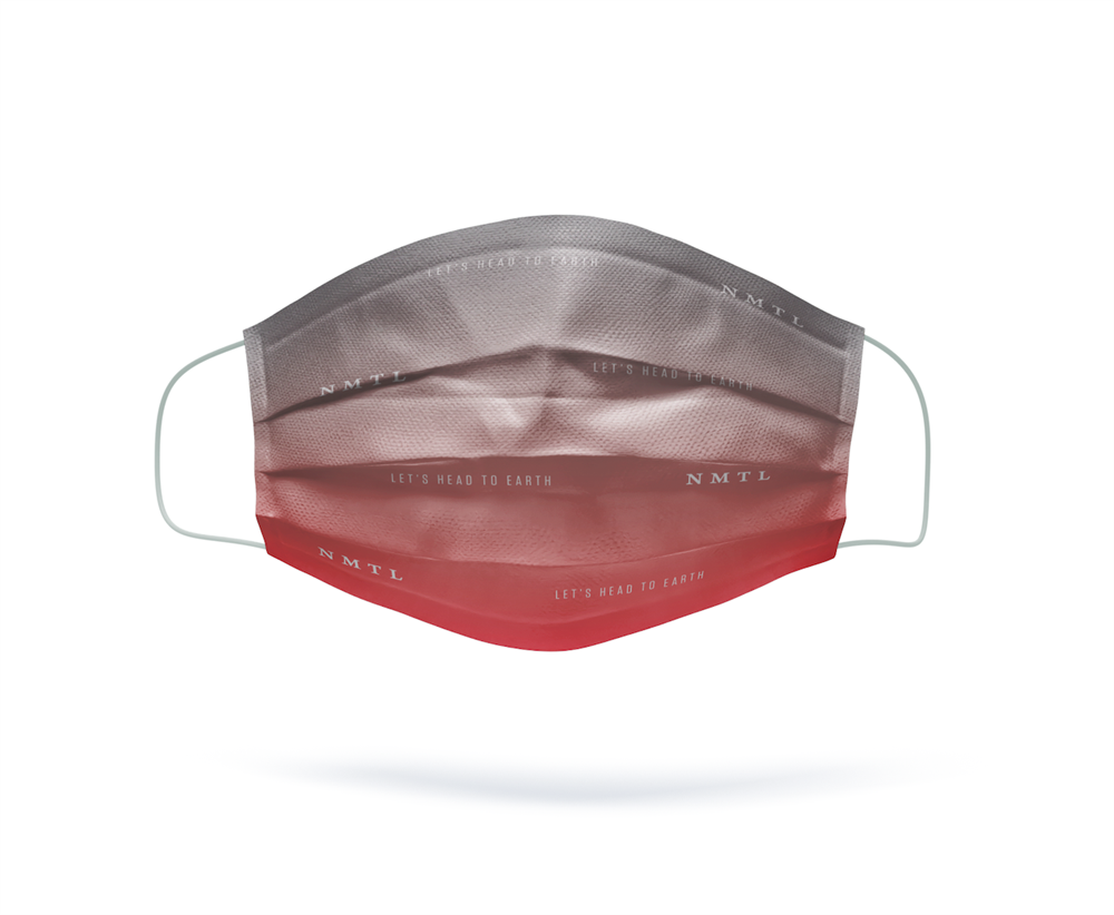 開幕當天，贈送給到場的民眾，歡迎大家戴上特製口罩，登陸地球。圖／都市藝術工作室