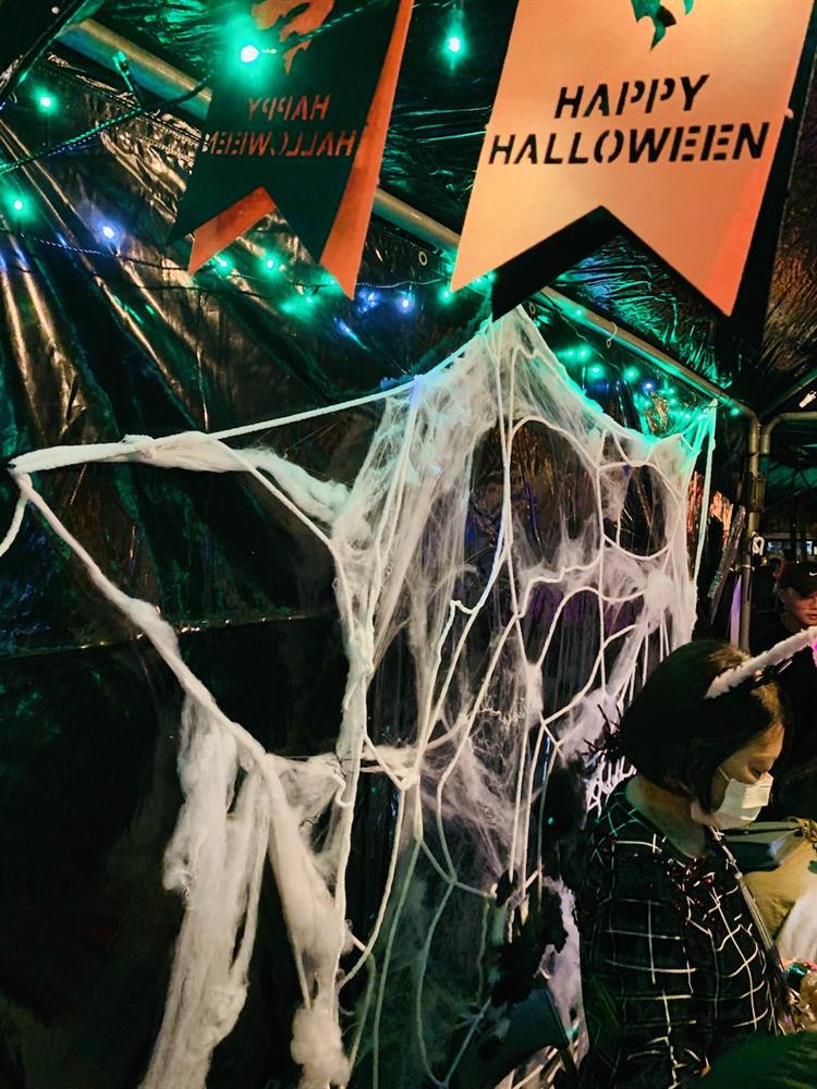 亮點一：1-2020萬聖節市集-主題裝置