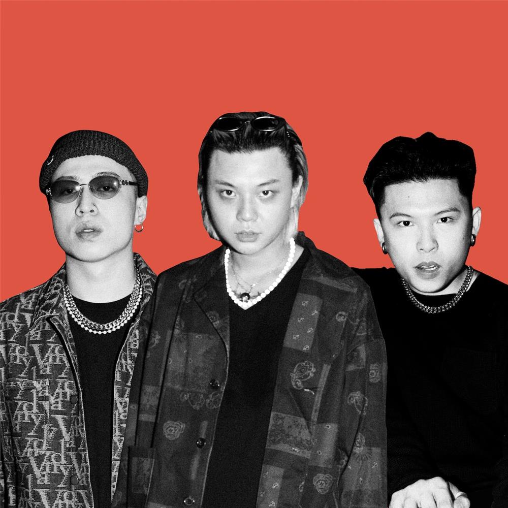 演出藝人／multiverse