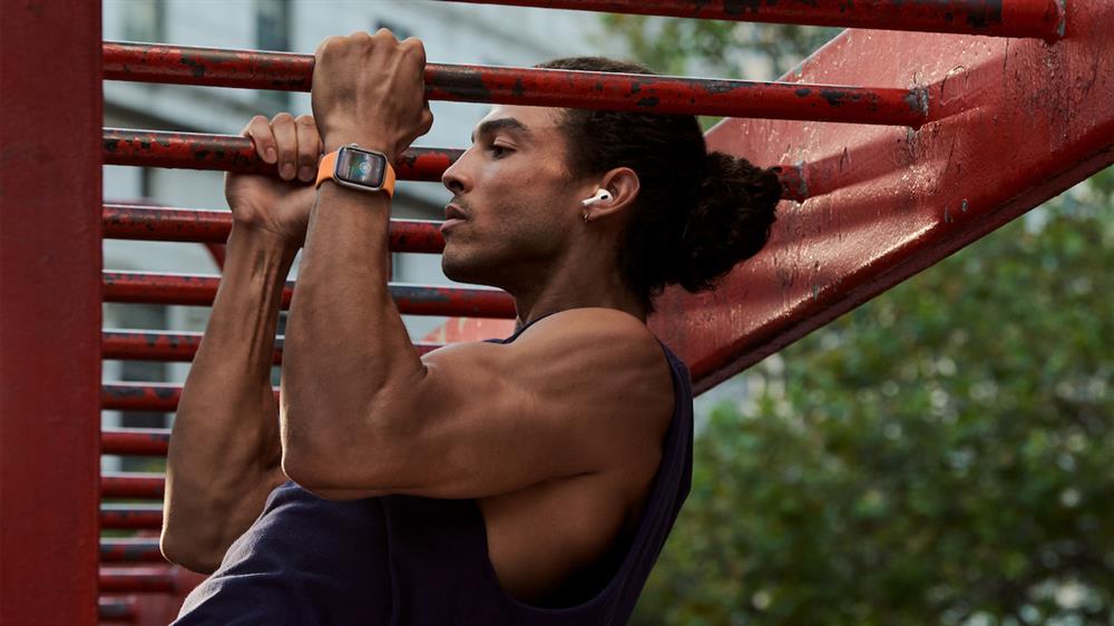 Apple_AirPods-3rd-gen_lifestyle-02_facebook