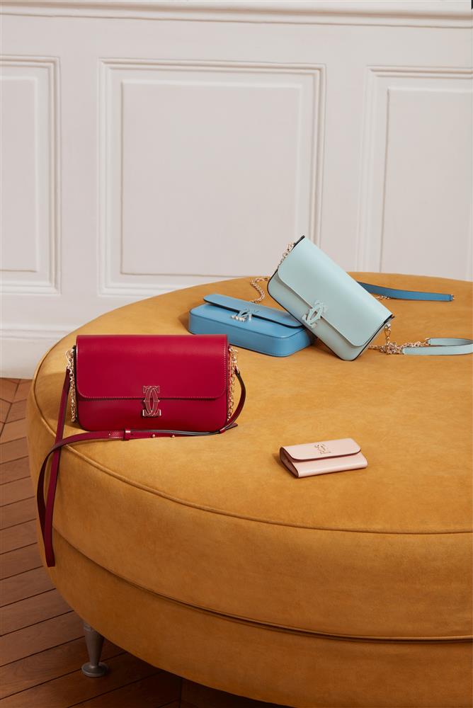 Double C de Cartier鍊帶肩揹包-情境照