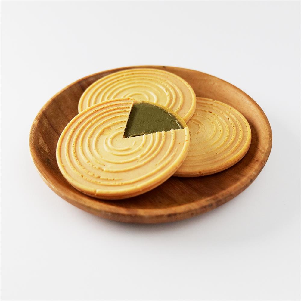 法蘭酥(柚香金萱茶 )5入，69元：源自於義大利的傳統點心，內餡結合經柚子花燻烤的金萱茶，體現東西方合璧的口感風味。