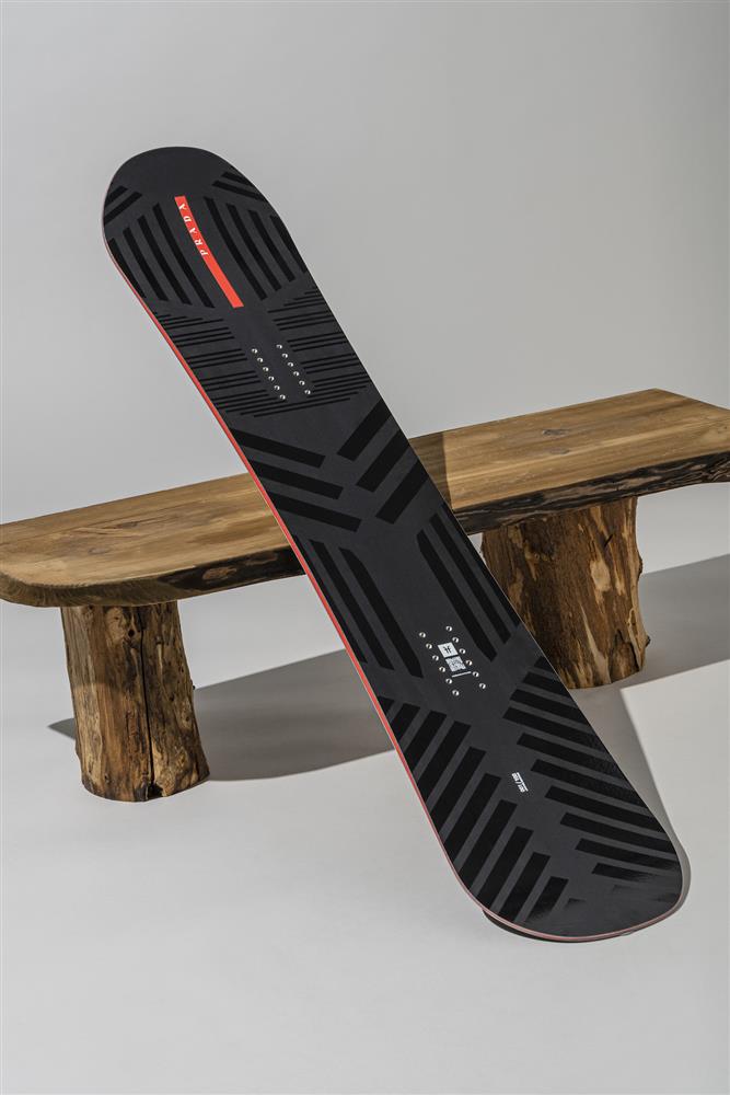 【獨家】PRADA Linea Rossa 滑雪單板 $110,000 (3)