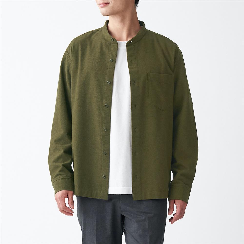 男有機棉法蘭絨立領襯衫，599元：使用較粗織線織製，施以起毛加工，增加布料溫暖的觸感。使用有機棉製成。