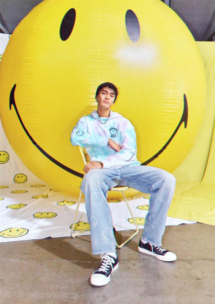Smiley® x H_M聯名系列形象照 (9)