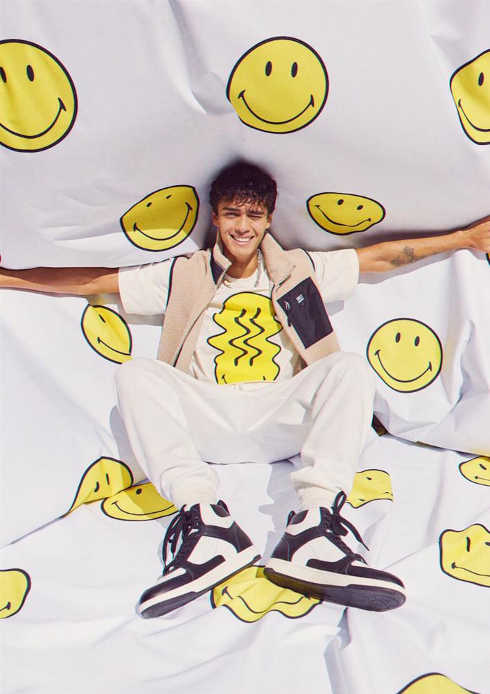 Smiley® x H_M聯名系列形象照 (4)