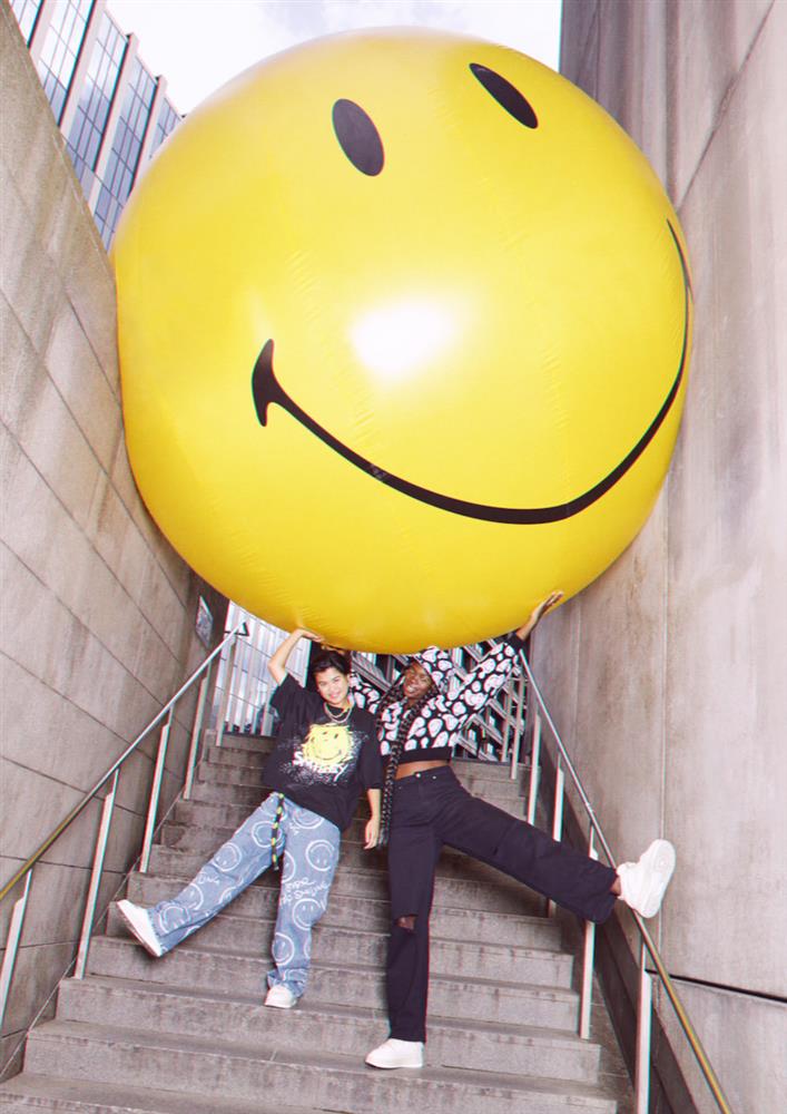 Smiley® x H_M聯名系列形象照 (7)