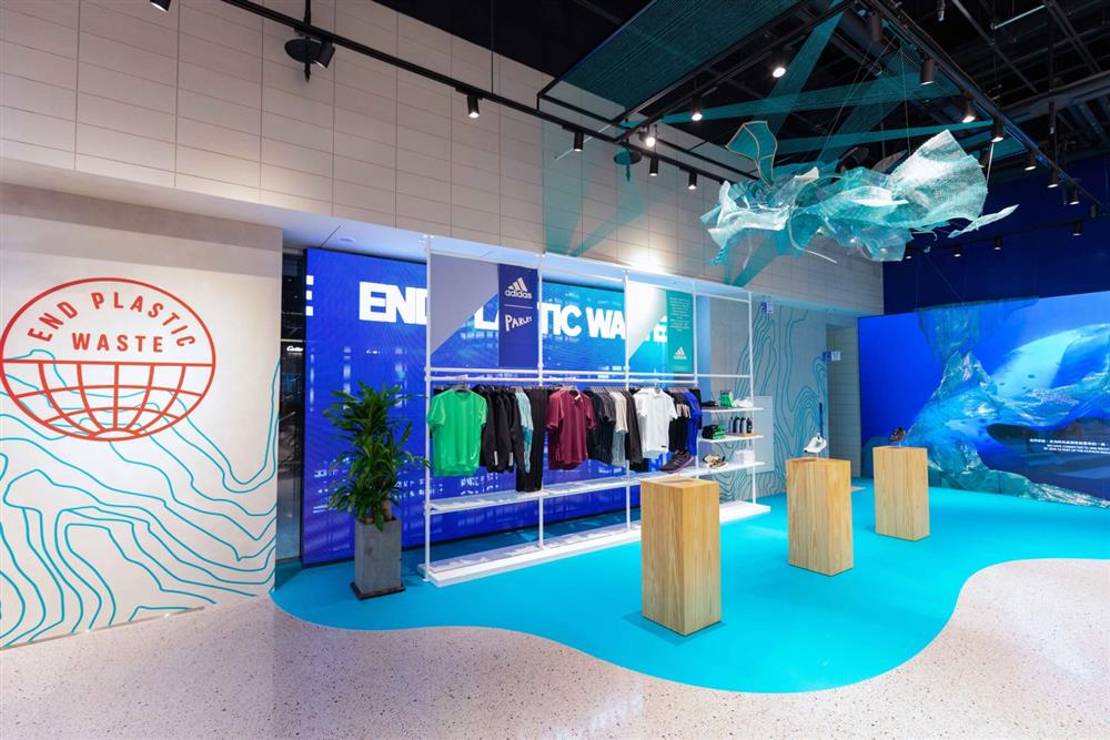 2021藝術鬼才李霽 環保裝置藝術 呼應adidas對於永續蔚藍的品牌承諾-1