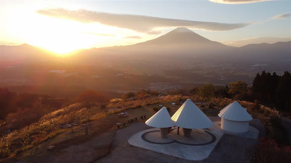 １隈研吾誓言之丘富士山涼亭1