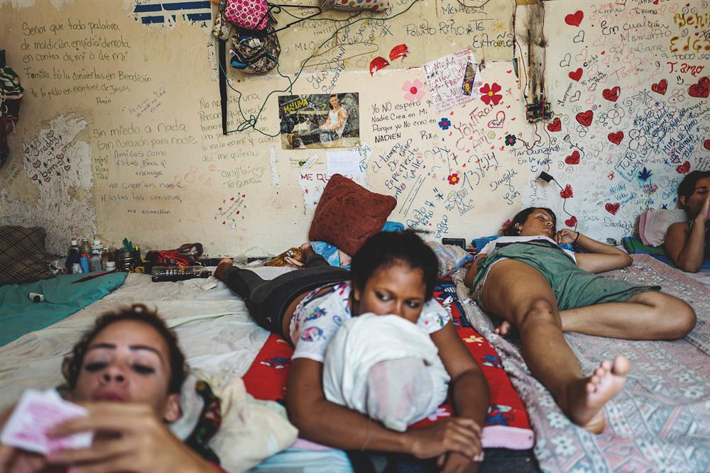 01-©-Ana_María_Arévalo_Gosen-Días_Eternos